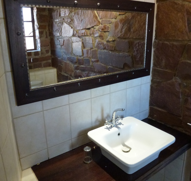 Die privaten Badezimmer sind stilvoll & gepflegt - Namibia - 