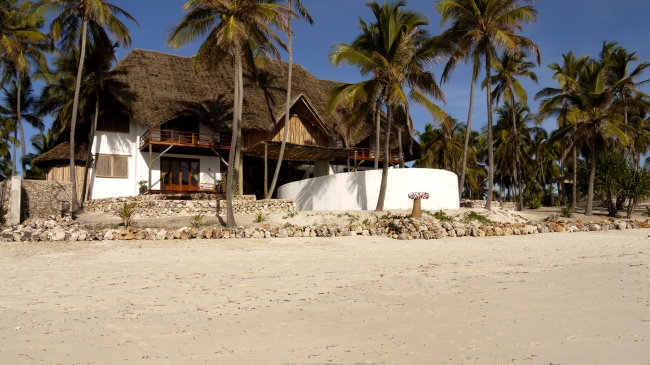 Haus Asili vom Strand gesehen - Tansania - 
