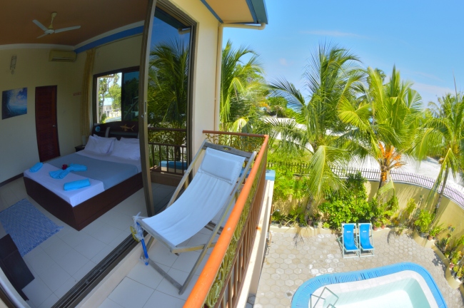 Poolblick von der Villa 2 - Malediven - 