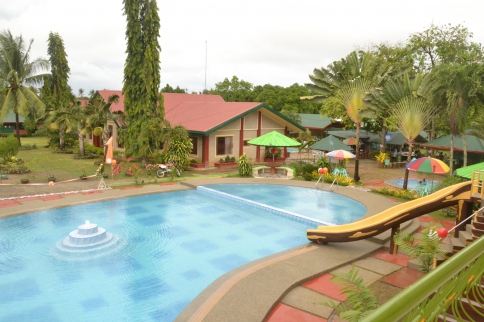 Familenfreundliches Pool-Resort auf Palawan