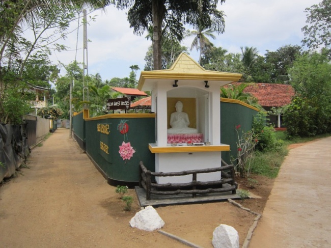 Einfahrt zu unserem Gästehaus - herzlich Willkommen! - Sri Lanka - 
