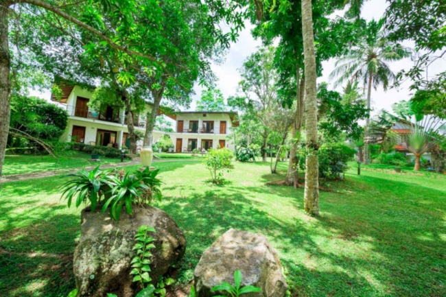Blick auf eines der Garten-Gästehäuser - Sri Lanka - 