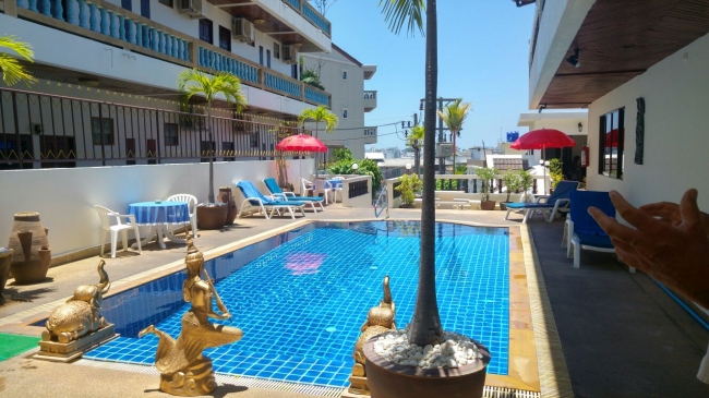 Swimming Pool bei Tag - Thailand - 