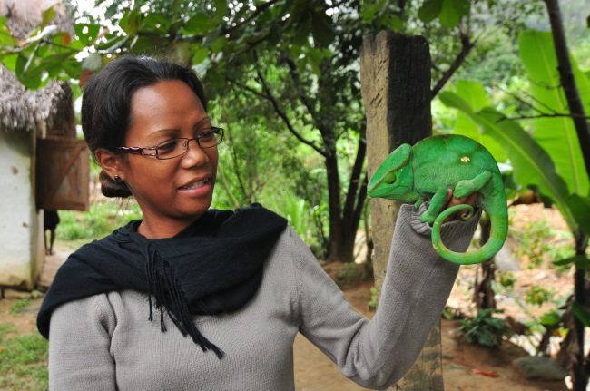 Nicole mit einem Parsonii Chamäleon - Madagaskar - 