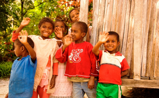Kinder aus dem Nachbardorf - Madagaskar - 