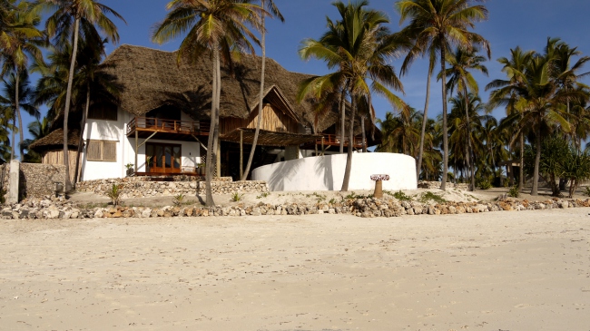 Haus Asili vom Strand gesehen - Tansania - 