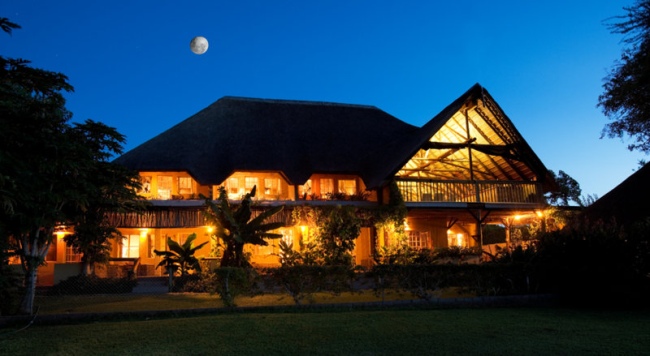 Die Sommerabende auf unserer Lodge in mitten der Afrikanischen Natur sind romatisch - Botswana - 