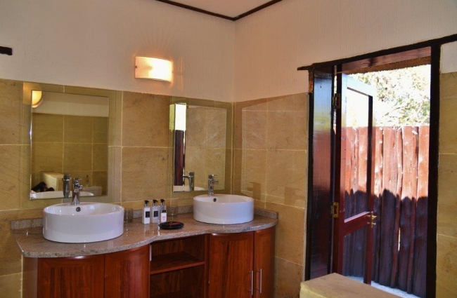 Auch unsere Badezimmer sind hochwertig ausgestattet - Südafrika - 