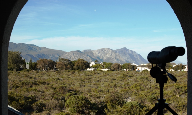 Wunderbare Aussicht auf die nahen Berge - Südafrika - 