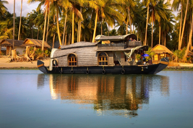 Ein Hausboot auf den Backwaters in Kerala - Indien - 