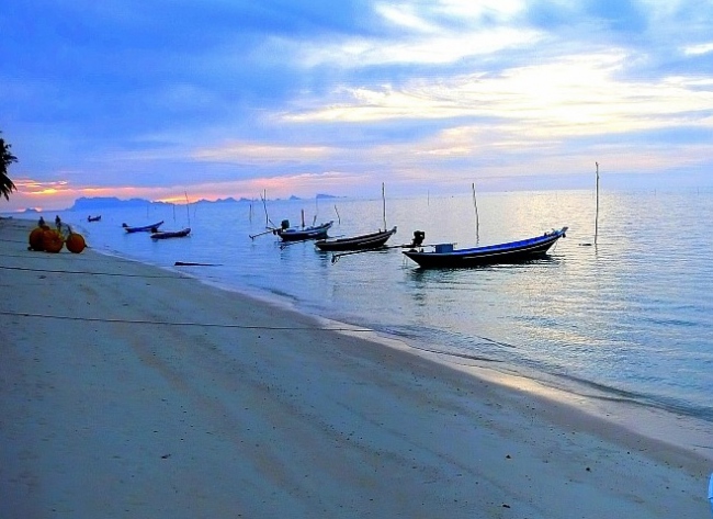 Die Abendstimmung am Strand ist unvergleichlich - Thailand - 