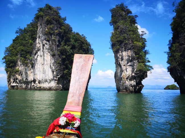 Krabis versteckte Inselwelt-Nadelfelsen - Thailand - 