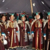 Ladakhi-Frauen in traditionellen Gewändern