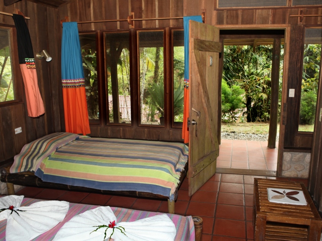 14 Zimmer mit Privatbad und Warmwasserdusche - Costa Rica - 