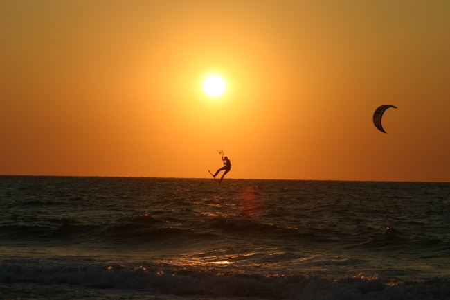 Bei uns können Sie Kitesurfen in traumhafter Abendsonne - Sri Lanka - 