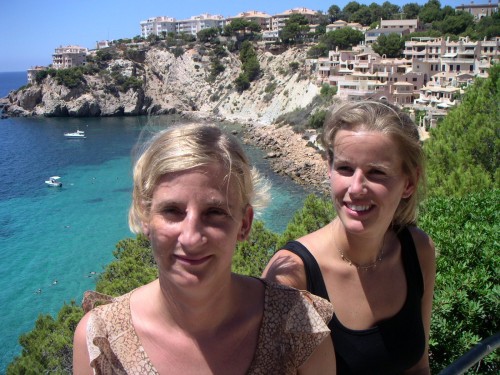 Die Agenturgründerinnen Heike und Katrin leben seit 15 Jahren auf der Insel - Spanien - 