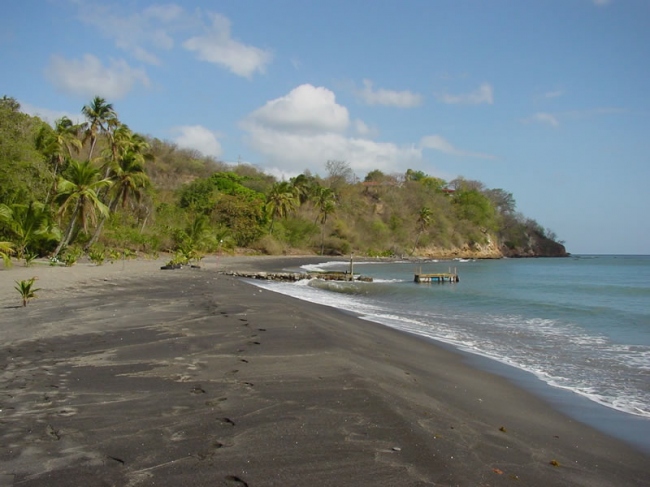 Der fast unberührte Strand von Salisbury - Dominica - 
