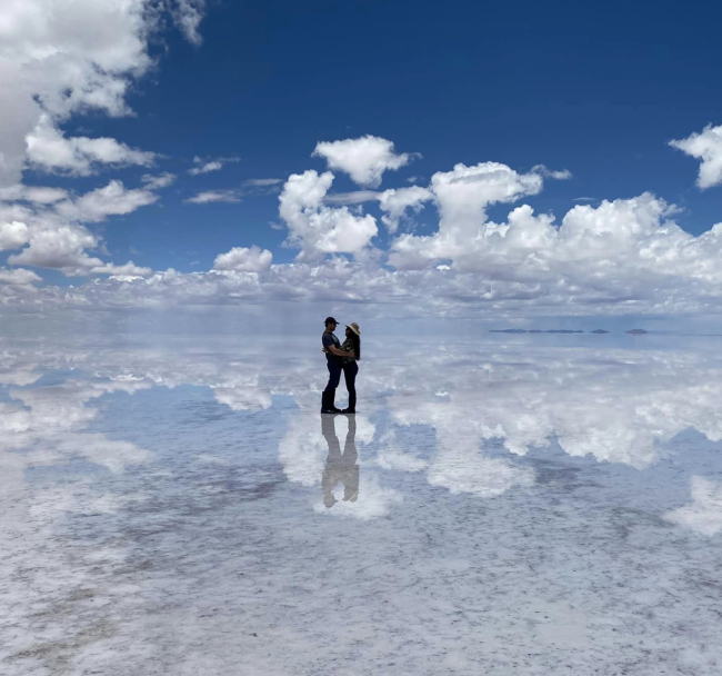 Spiegelungen auf dem Salzsee von Uyuni  - Bolivien - 