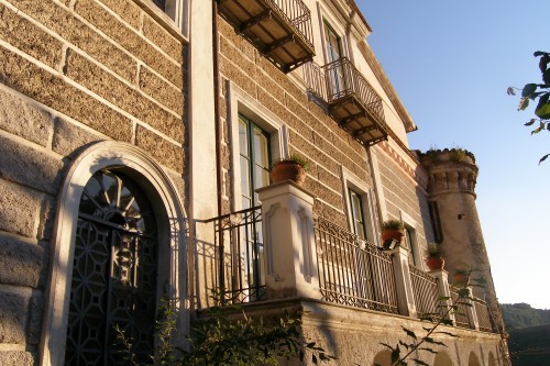 Palazzo vom Garten aus - Italien - 