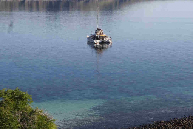 In einer friedlichen Bucht vor Anker - Indonesien - 