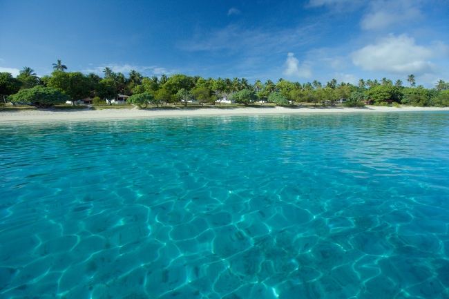 Blick auf das Resort vom Meer aus - Tonga - 
