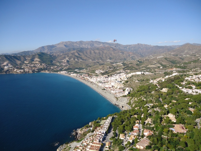 Die Bucht von La Herradura - auch ein Paradies für Gleitschirmflieger und Taucher - Spanien - 