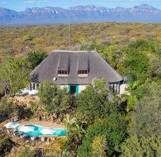 Ökologisch geführte Luxus Safari-Lodge im Wildtierreservat