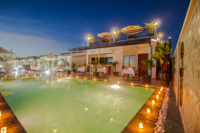 Pool mit Restaurant & Bar - Kambodscha - 