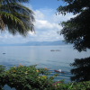 Den Blick auf den Lake Toba beim Indonesien-Urlaub genießen