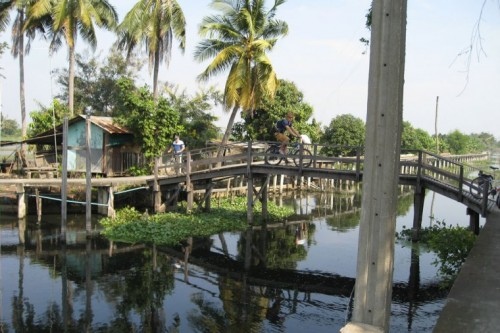 Brücken über unzählige Flussarme - Thailand - 