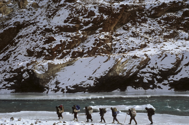 Trek auf dem zugefrorenen Zanskar Fluss - Indien - 
